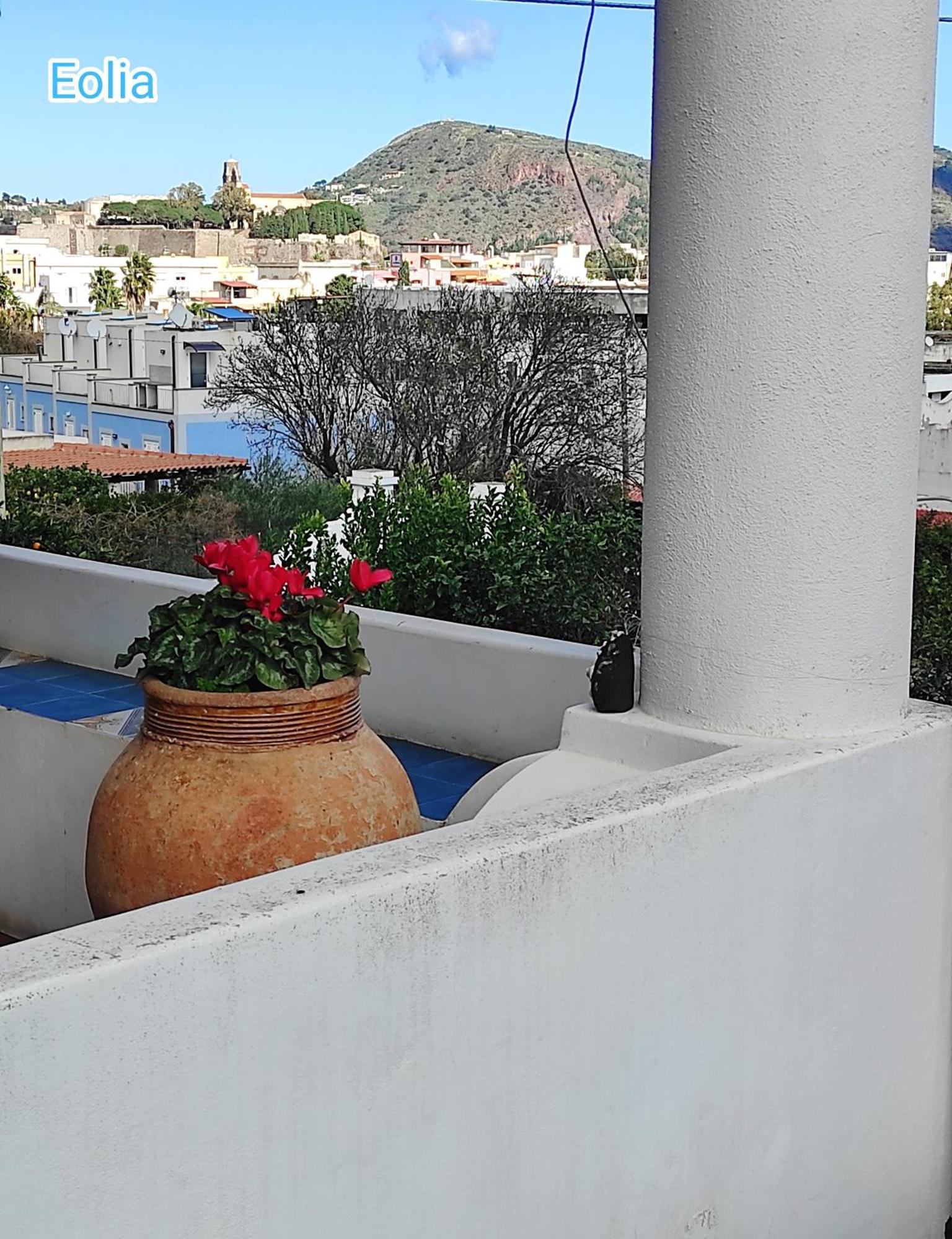 Holiday Home Mennulita Đảo Lipari Ngoại thất bức ảnh